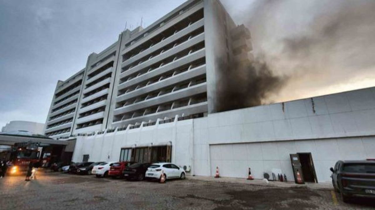 Kuşadası’nda 5 yıldızlı otelde çıkan yangın söndürüldü