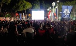 Tekstil Park’taki sinema geceleri, Aydınlıları açık havada buluşturmaya devam ediyor