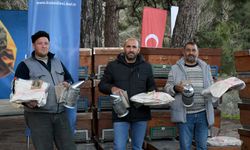 Kuşadası Belediyesi’nden arıcılara malzeme desteği