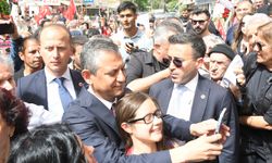CHP Kuşadası İlçe Örgütü’nün yeni binası Genel Başkan Özgür Özel’in katılımıyla açıldı