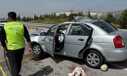Otomobil tıra arkadan çarptı.. 1 kişi hayatını kaybetti, 4 kişi yaralı