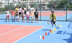Kuşadası Belediyesi genç sporcular yetiştirmeye devam ediyor