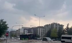 Yollar göle döndü, sürücüler zor anlar yaşadı