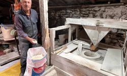 300 yıllık su değirmeni hala çarklarını döndürüyor