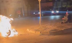 Çalışmayan motorunu yakıp karşısına geçip izledi