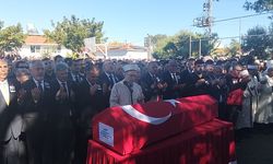 Şehidimizi binlerce vatandaş uğurladı
