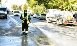 Kuşadası Belediyesi’nden Kadınlar Denizi Mahallesi’nde detaylı temizlik çalışması