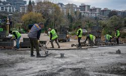 Ömer Günel çalışıyor, Kuşadası’na hizmet yağıyor