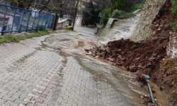 Aydın Karacasu’da istinat duvarı yağmura dayanamadı