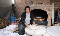 Aydın’da elinin hamuru ile evini geçindiriyor