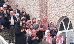 Hem gidenler hem yolcu edenler ağladı