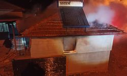 Köy evinde yangın çıktı
