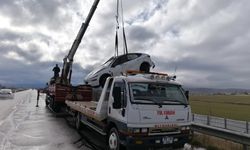 Tesla şarampole yuvarlandı