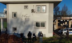 4 kişi evde basıldı