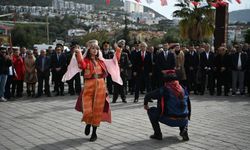 Atatürk’ün Kuşadası’na gelişinin 102’inci yıl dönümü coşkuyla kutlandı