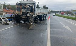 Belediye kamyonuna arkadan çarpan sürücü hayatını kaybetti