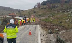 Karayolunda çökme meydana geldi