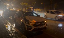 Kepçe ile otomobil çarpıştı