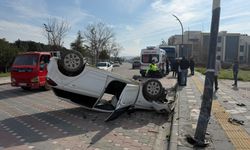 Otomobil takla attı