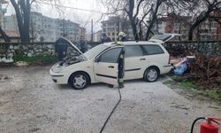 Park halindeki araç yandı