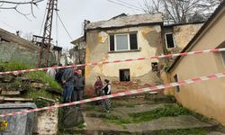 Söke'de yağmurun yumuşattığı evin duvarı çöktü