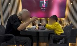 3 yaşındaki oğlunu alkol masasına oturtan baba gözaltına alındı