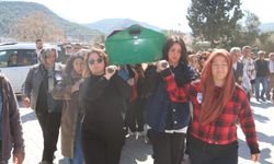 42 yaşındaki kadın son yolculuğuna uğurlandı