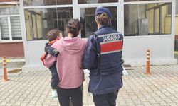 Aydın’da kucağında bebeğiyle cezaevine girdi