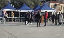 CHP, Kuşadası’ndaki çadıra ilgi olmayınca çareyi ilçelerden partili getirmekte buldu