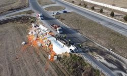 Devrilen tırda 27 ton havuç ziyan oldu
