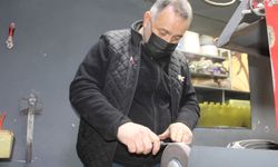 Fileto bıçakları elinde yeniden şekilleniyor