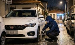 Germencik’te park halindeki araçtan parça çaldı, yakalandı