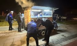 İki bardak çayı 300 liraya satan satıcıların malzemelerine el konuldu