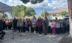 Kahraman öğretmen Mürşide Akçay okulunda gözyaşları ile anıldı