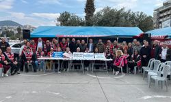 Kuşadalılar çadır siyasetine tepkili, kalabalık olmayınca Bozdoğan örgütü getirildi