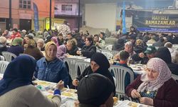 Vatandaşlar Büyükşehir’in iftar sofrasında oruçlarını açtı, Muhtar Turgan’dan Başkan Çerçioğlu’na teşekkür