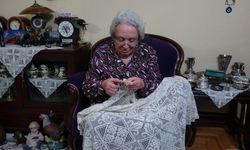 70 yıldır ilmek atıyor