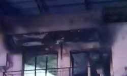 Alevlerin sardığı evden acı haber.. Baba hayatını kaybetti, oğlu entübe