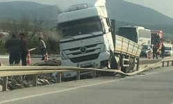 Bariyerlere çarptı, yaralılar var