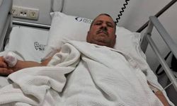 Başıboş köpeklerin saldırısına uğrayan adamın baş parmağı koptu