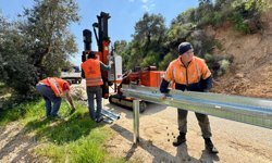 Başkan Çerçioğlu ile hizmet yağmuru devam ediyor.. Çok sayıda noktada eş zamanlı çalışma