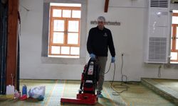 Başkan Çerçioğlu’nun öncülüğünde camilerde temizlik çalışmaları sürüyor