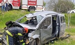 Kontrolden çıkan otomobil tarlaya girdi.. 4 yaralı