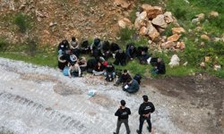 Ormanlık alanda yakalandılar