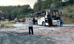 Otobüs alev topuna döndü, yolcular son anda kurtuldu