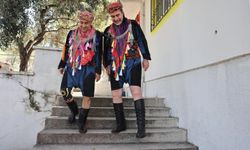 AK Partili Erdem Efe kıyafeti giydi