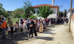 Asırlık ‘Çörek Derme' geleneğinde yiyecekler paylaşıldı