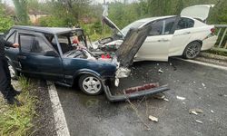 Kafa kafaya çarpıştılar, 4 kişi…