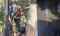Aydın’da evin hurdalık bölümünde yangın çıktı
