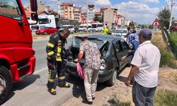 Otomobile kamyon çarptı, 2 çocuk yaralı
